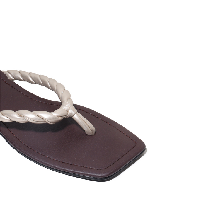 Twisted Knot Gold