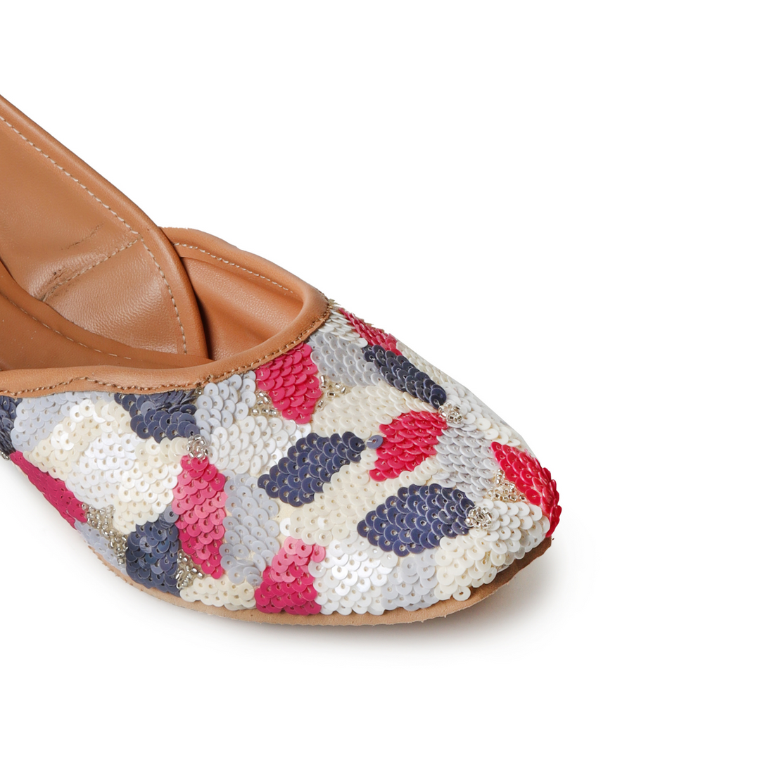 Ava Sequin Juttis